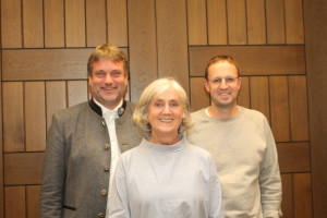 Die stellvertretenden Vorsitzenden Regina Offenwanger (Mitte) und Andreas Burger (rechts) mit dem frisch nominierten Kandidaten